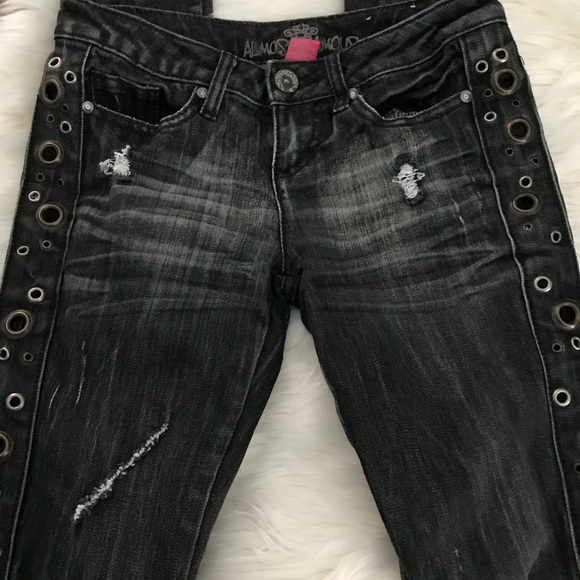 Almost Famous distressed jeans - Picture 1 of 8